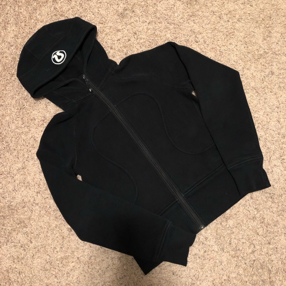 🍋 Lululemon Black Hoody Sweatshirt.  Older Style.